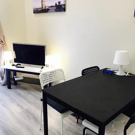 Excellent 2 Bedroom In Apartamento *