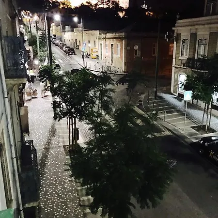 Excellent 2 Bedroom In Apartment *