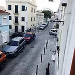 Excellent 2 Bedroom In Lägenhet Lisboa
