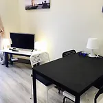 Excellent 2 Bedroom In Lägenhet *